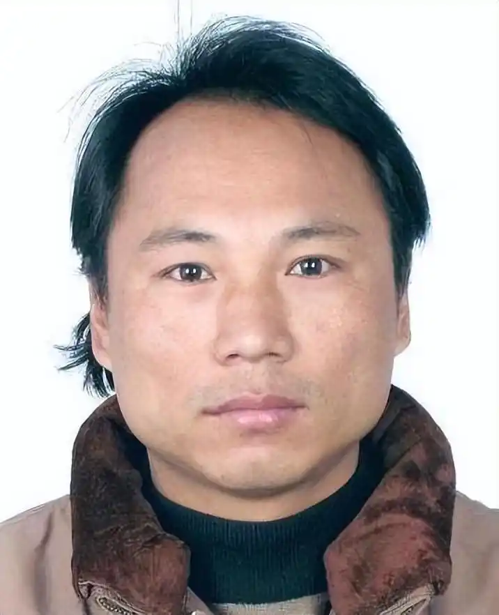 关于对胡杰的悬赏通告